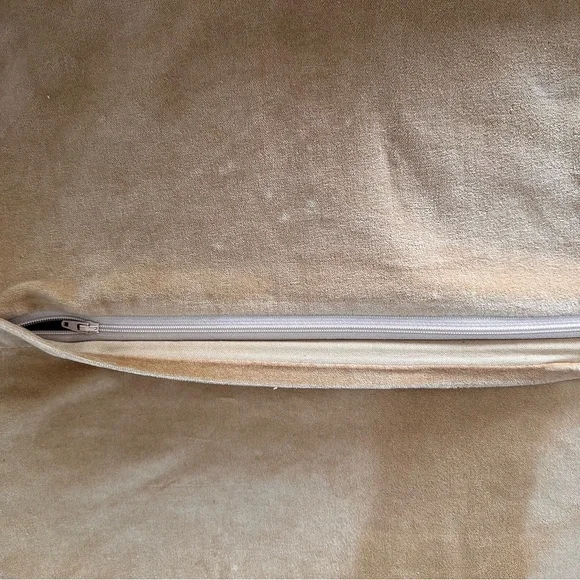 Chandler 4 corners wool hooked pillow with insert - Picture 7 of 12